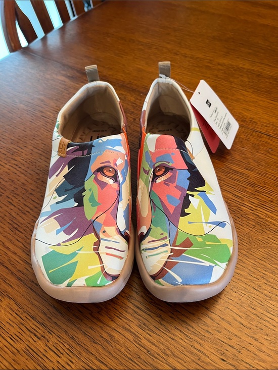 UIN Shoes - UIN Hello Lion Microfiber Leather Slip-On Shoes, size 37/6.5 NWT